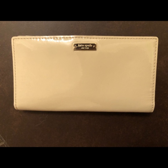Kate Spade Wallet - Picture 1 of 3